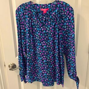 Lilly top 
Small